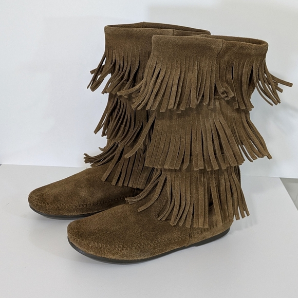 Minnetonka Triple Fringe Moccasin Boots - Size 8 Womens - Brown Tan - Picture 2 of 8